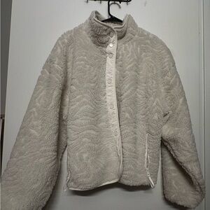 Fabletic’s Women's Cream Teddy Tahoe Jacket